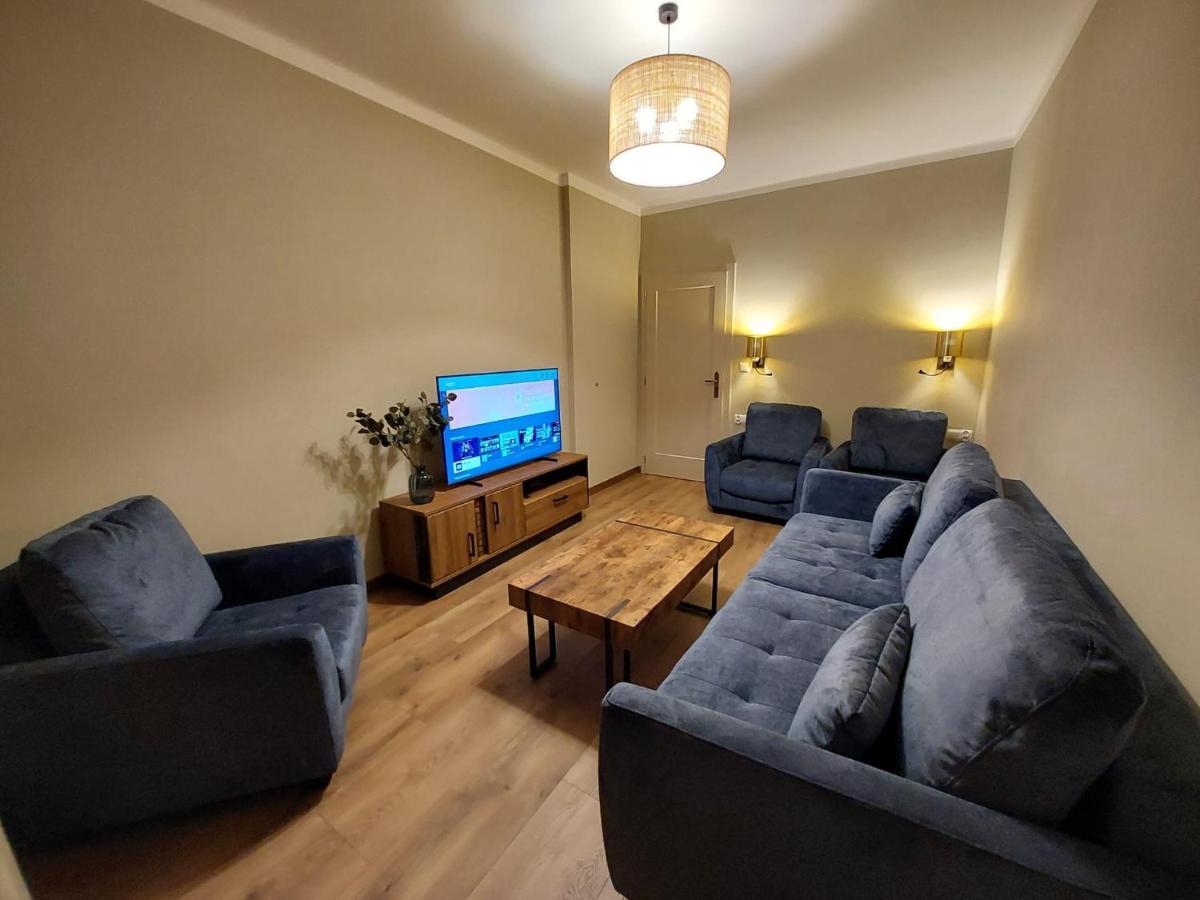Spacious Two-Bedroom Apartment In The City Center, Krakow